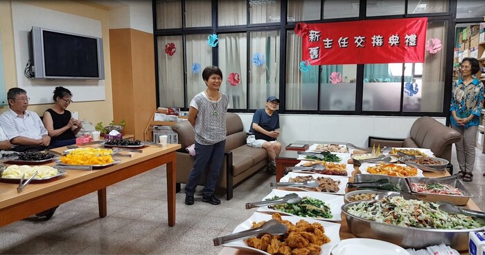 本系第11任系主任交接典禮圖片